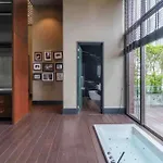 Luxury Pool Villa With Jacuzzi & Lift By Thonglor