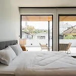Designer Pool Villa In Ekkamai