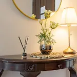 Artichoke Suite Sukhumvit, Nana Bts