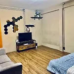 Punnawithi7 Home Near Bts Onnut Bangkok Free Wifi
