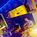 Roxx Social Hostel, Cafe & Bistro