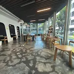 Elio Sukhumvit 64: Chic Space
