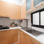 4Br Walk To Chinatown, Mrt Luggage Dropoff