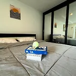 Spacious Friendly Condo Near Bts