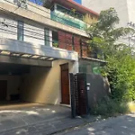 Luxury Oasis In Central Bangkok