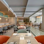 Hyatt Place Bangkok Sukhumvit 1