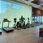 1 Bedroom High Floor Luxury Condo With Pool,Gym And Sauna