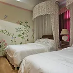 Kitsch Hotel