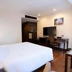 Journeyhub Sukhumvit 26, Bangkok - Formely St James Hotel