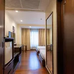 Journeyhub Sukhumvit 26, Bangkok - Formely St James Hotel