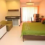 Lee Nova Hotel