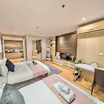 Spacious And Renovated 1-Bedroom 100M To Nana Bts - 55 Sqm