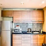 Spacious And Renovated 1-Bedroom 100M To Nana Bts - 55 Sqm