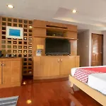 OYO 75385 Hotel Win Long