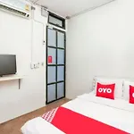 Bangkok Hub Hostel