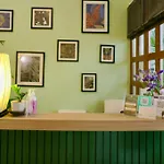 Les Fleurs Bangkok Hostel