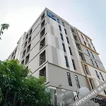 B2 Huai Khwang Premier Hotel