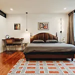 4Br Modern Art Villa With Free Wi-Fi Netflix Vinyl