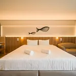 เดอะ คาแนล โฮเทล - The Canal Hotel