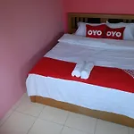 Oyo 75429 \'101 Place Navanakorm\'