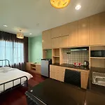 Greenview Ekkamai10 Suite