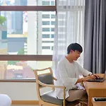 Pinnacle Lumpinee Park Hotel