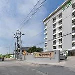 B32 Apartment