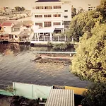 Mango House