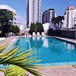 Ratchada City Hotel
