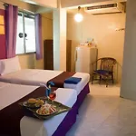 Sawasdee Khaosan Inn