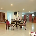 Suchart Leelawadee Home