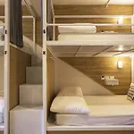 Bed One Block Hostel