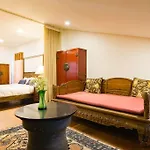 Artisan\'S Antique House - Silom