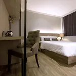 Maxim\'S Inn
