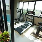 Alisha Court Hotel & Residence