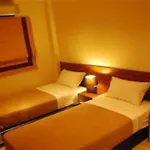 White House Asoke Sukhumvit 18