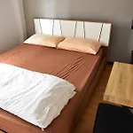 Inn Trog And Inn Soi - Hostel - Adults Only