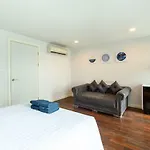 Breezy Haus By Max