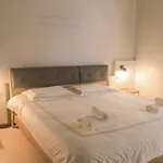 Meet Inn