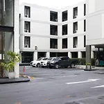 B Stay Hotel