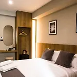 B Stay Hotel