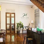 24 Samsen Heritage House