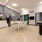 70m² 2 slaapkamer, 1 privé badkamer Appartement in Sukhumvit
