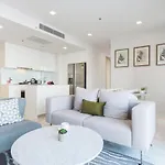 Hyde Sukhumvit 11 By Favstay