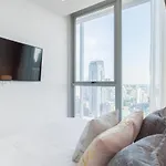 Hyde Sukhumvit 11 By Favstay