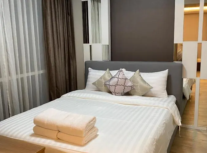 Breezy Condo Sukhumvit13