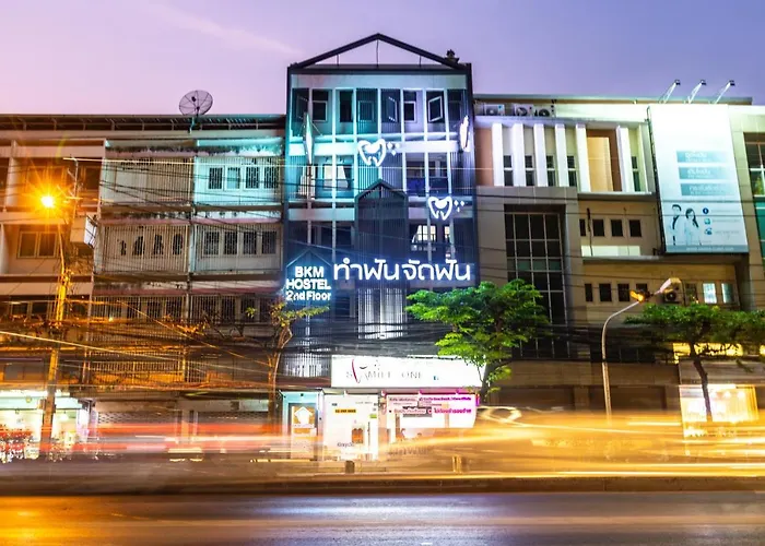 Baan Kun Mhor Hostel บ้านคุณหมอโฮสเทล