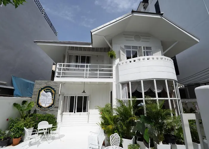 Rim Praya Dinsor Road By Roomquest