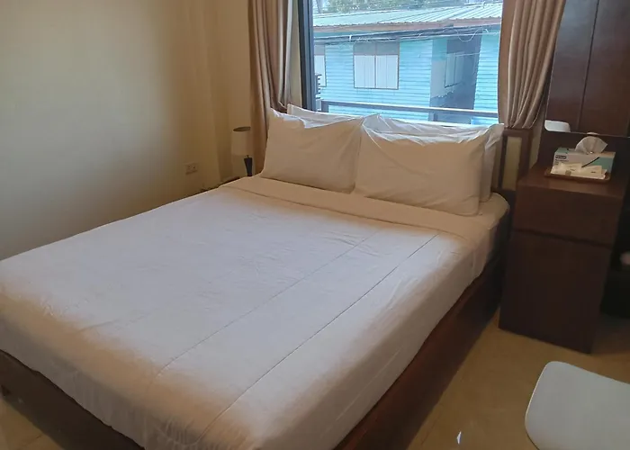 Suthep Home & Hostel