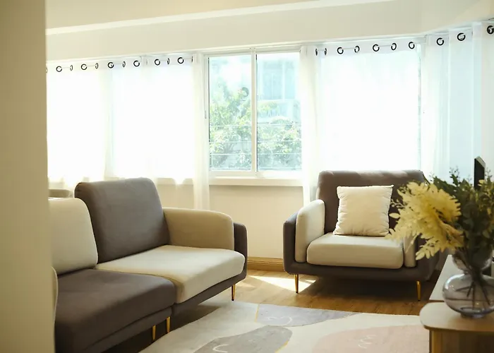 3Br In China Town, Rare To Find 2 Mins From Mrt Train